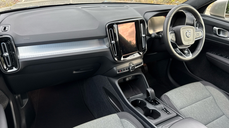 Volvo XC40 2.0 B3P Core 5dr Auto Petrol Estate